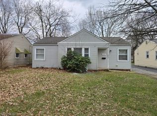 2044 N Green Rd, Cleveland, OH 44121