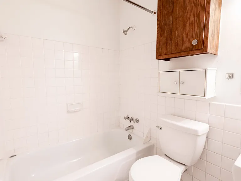 2626 Fremont Ave S — Photo 31