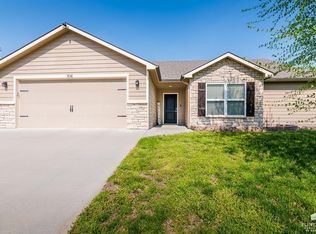 104 Quail Ct, Saint George, KS 66535