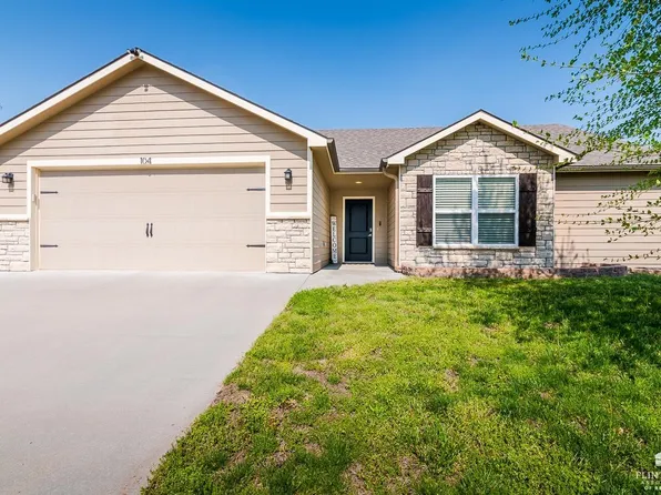 104 Quail Ct, Saint George, KS 66535