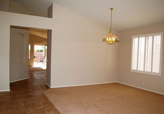 Versatile floorplan has living room/dining room combination