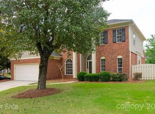 9019 Twilight Hill Ct, Charlotte, NC 28277