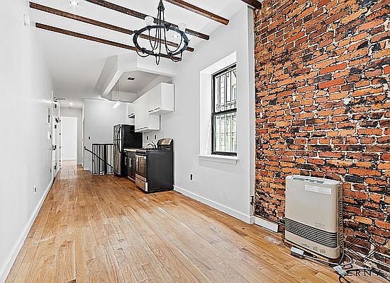 1st image of 913 Saint Johns Pl APT 1b