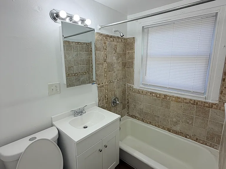 12 Hilltop Rd #1R — Photo 7