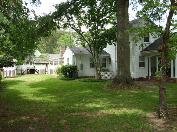 5th image of 2301 N Barker St