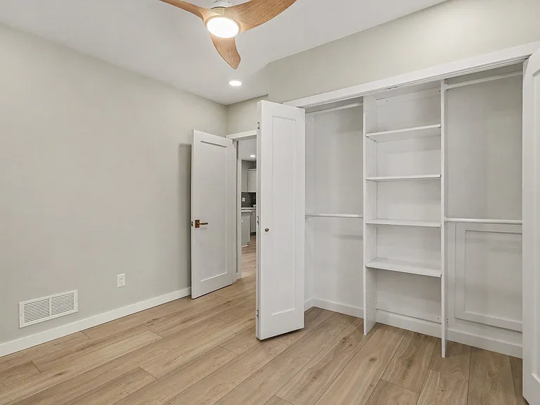 319 Dunham St — Photo 9