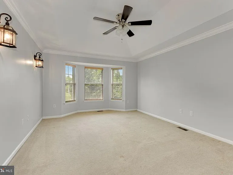 345 Huntington Dr — Photo 19