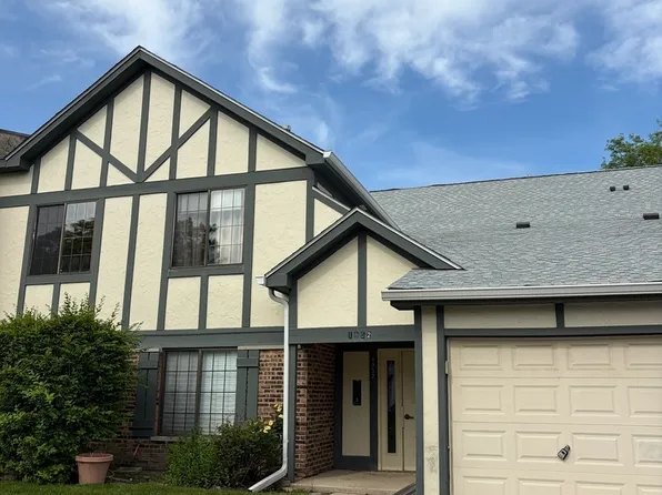 1952 N Hidden Creek Cir Unit 7, Palatine, IL 60074