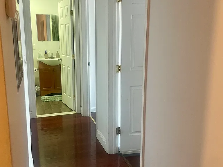 1033 Chestnut St #6 — Photo 4