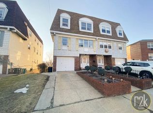 23-08 143rd St #2FH, Whitestone, NY 11357