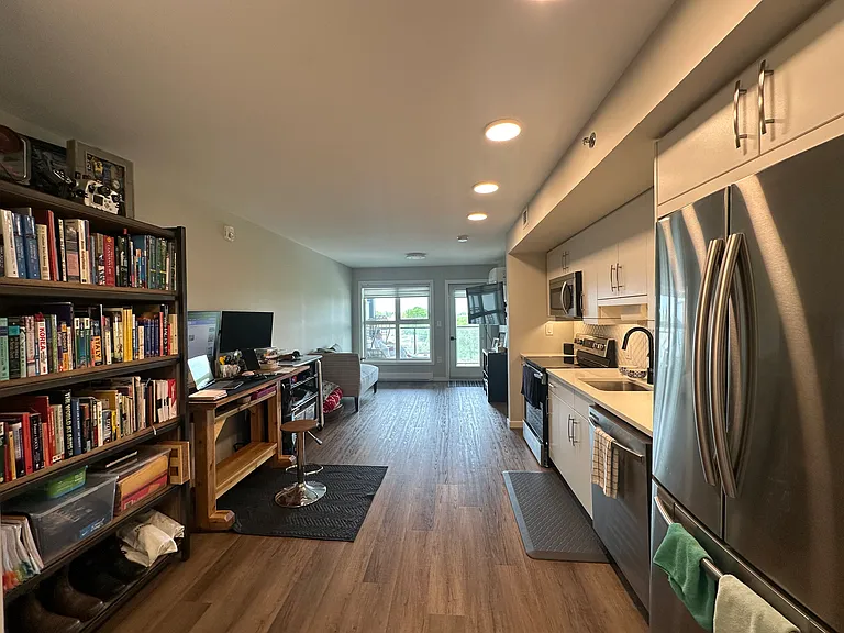155 Peguis St #415 — Photo 2