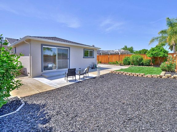 2nd image of 3023 Bradshaw Dr