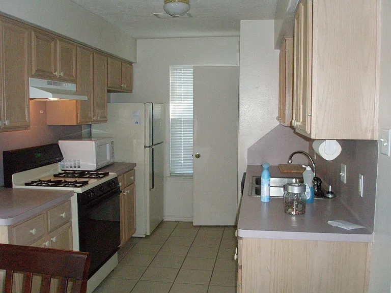 1200 Vinyard Ct #B — Photo 3