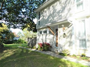 33 Blue Ridge Rd, Penfield, NY 14526