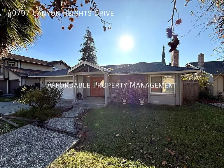 40707 Canyon Heights Dr — Photo 2