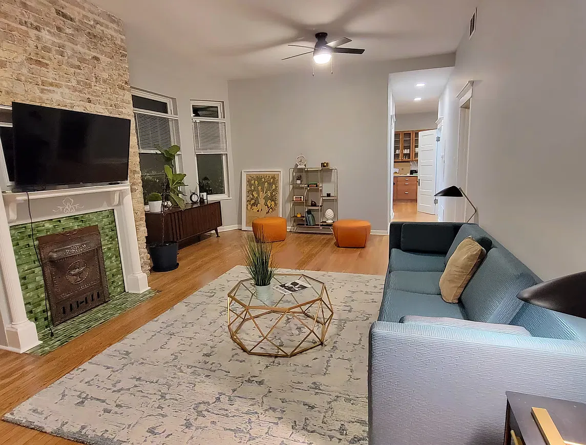 3 bed, 1300 sqft, $2,850 — Photo 1
