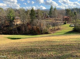 74 Max Ridge Ln, Sevierville, TN 37862