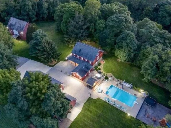 1444 Blue Jay Rd, Heath, OH 43056