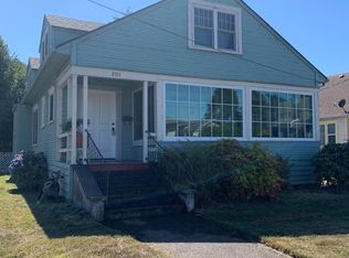 2511 3rd St, Tillamook, OR 97141
