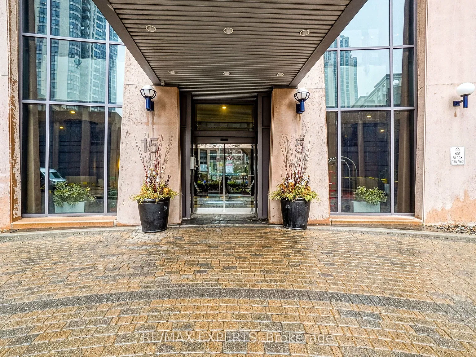 1 bed, $2,400 — Photo 2
