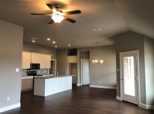 725 Edgewood Ave, Corsicana, TX 75110