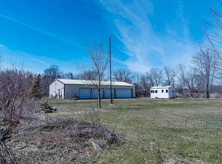 W284 Oak St, Fremont, WI