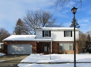 1433 Roxburgh Ave, East Lansing, MI 48823