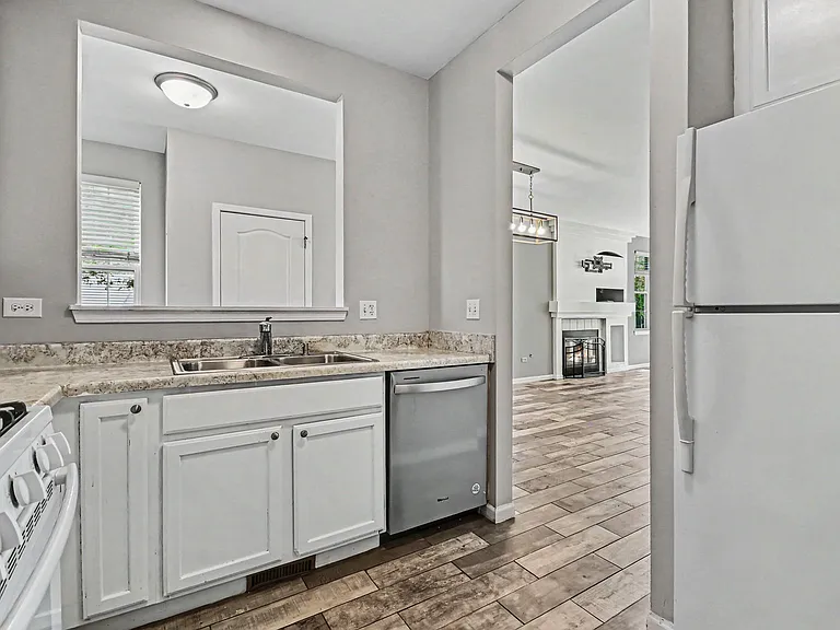 3103 Falling Waters Ln #3103 — Photo 6