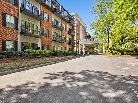 2nd image of 2921 Lenox Rd NE APT 413