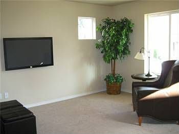 2nd image of 832 Wrigley Ln SW