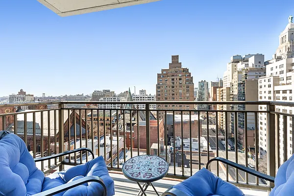 Sold by Compass | media 8