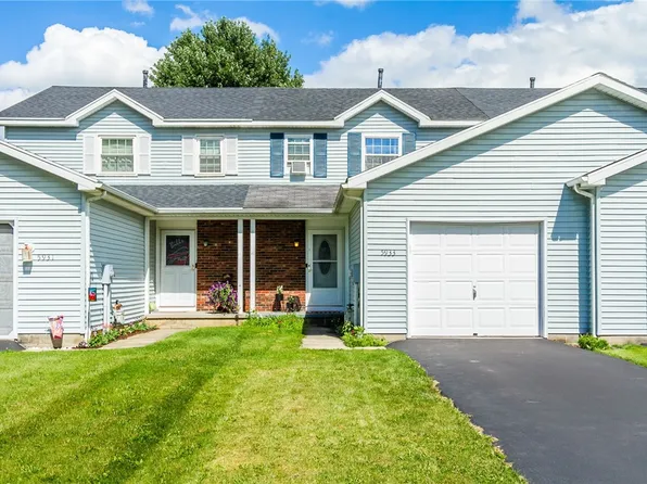 5933 Calm Lake Dr, Farmington, NY 14425