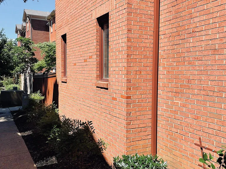 1405 Oronoco St — Photo 7