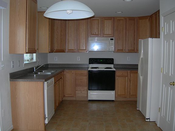 Eat in Kitchen with Pantry