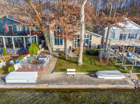 55 Ln 105a Lake James Ln, Angola, IN 46703