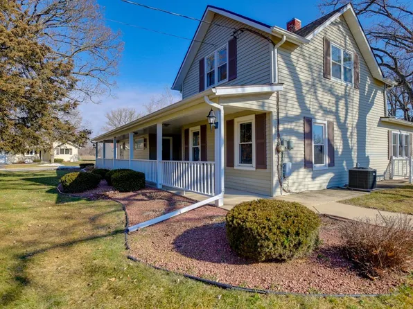101 Oxford Ln, Cambridge, WI 53523