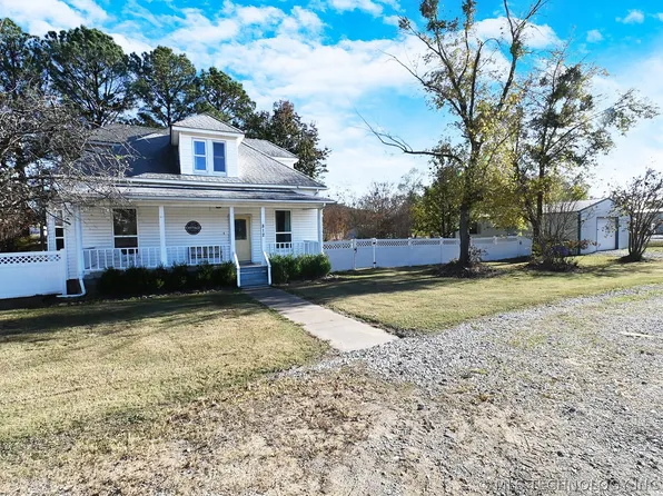 812 N Main St, Gore, OK 74435