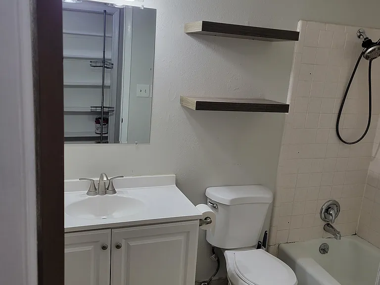 211 Country Club Dr #A — Photo 8