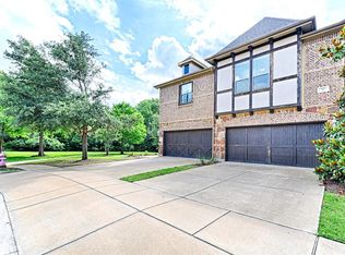 913 Brook Forest Ln, Euless, TX 76039