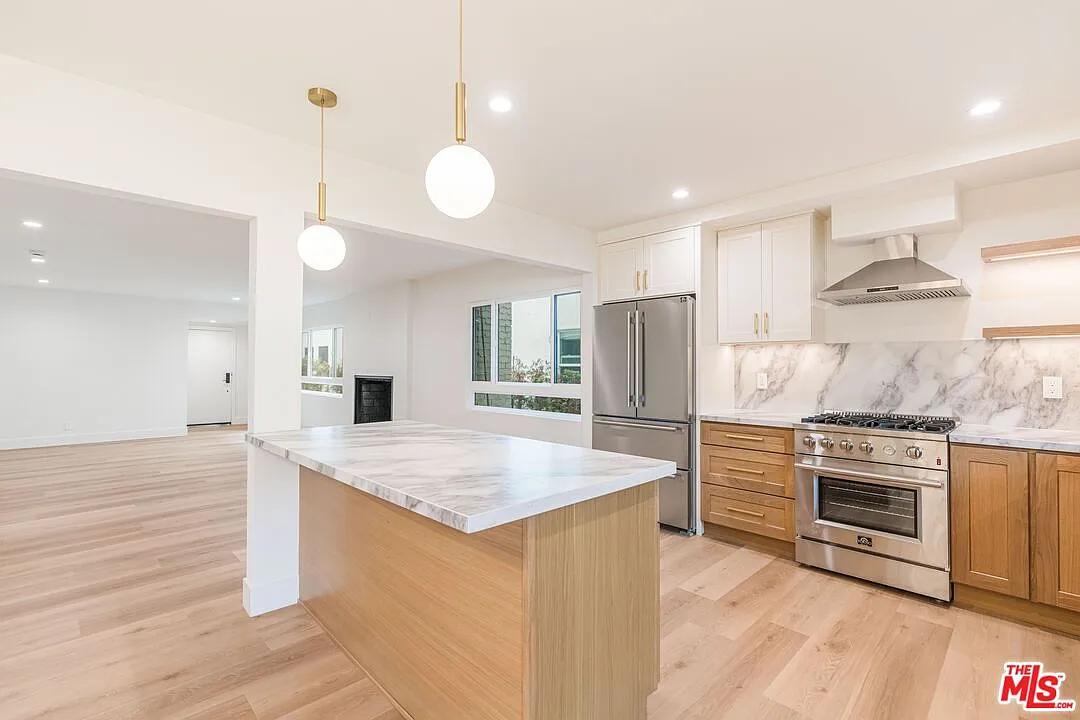 3 bed, 2.0 bath, $6,000 — Photo 2