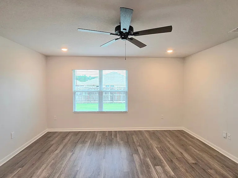 4389 Tiger Oak Ct — Photo 2
