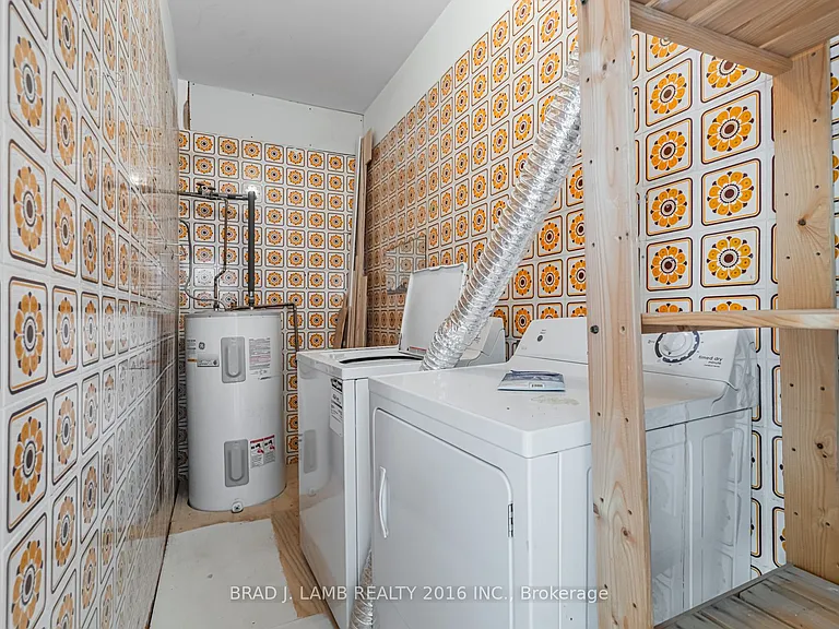1457 Dundas St W #1 — Photo 24