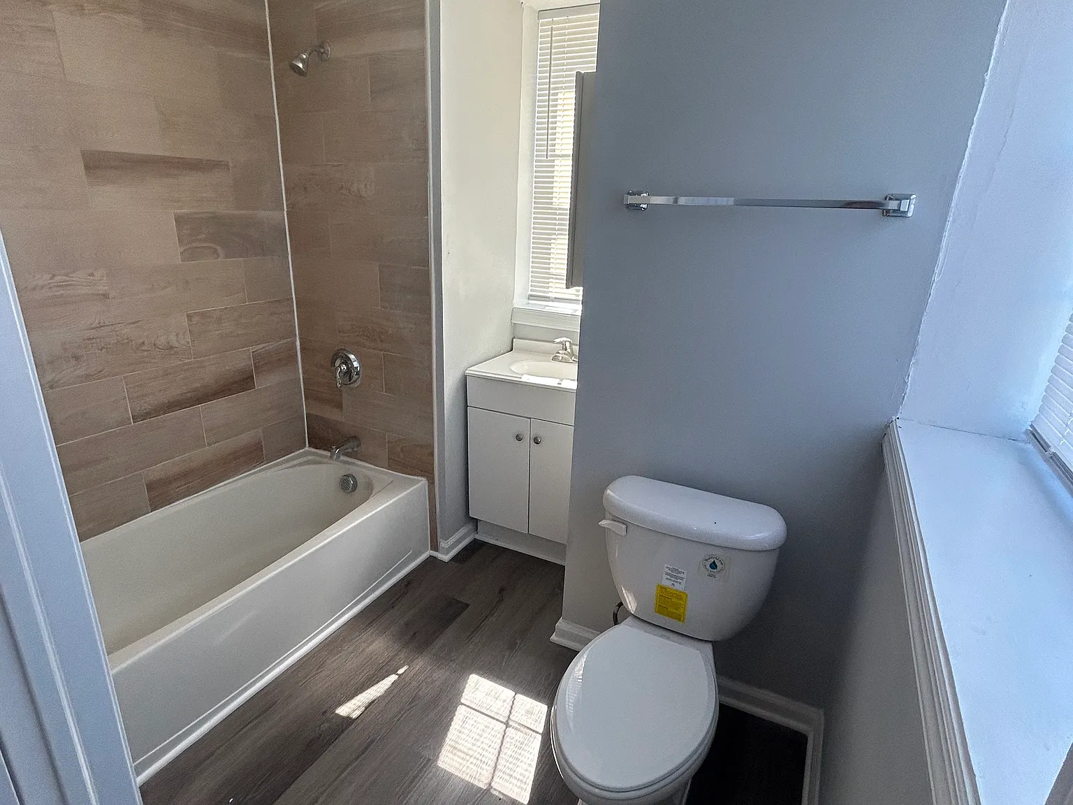 2 bed, $2,209 — Photo 4