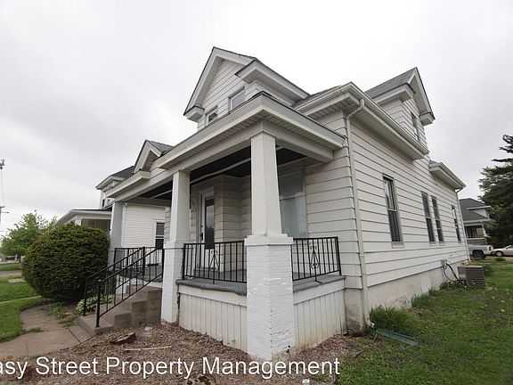 2nd image of 1723 W Locust St