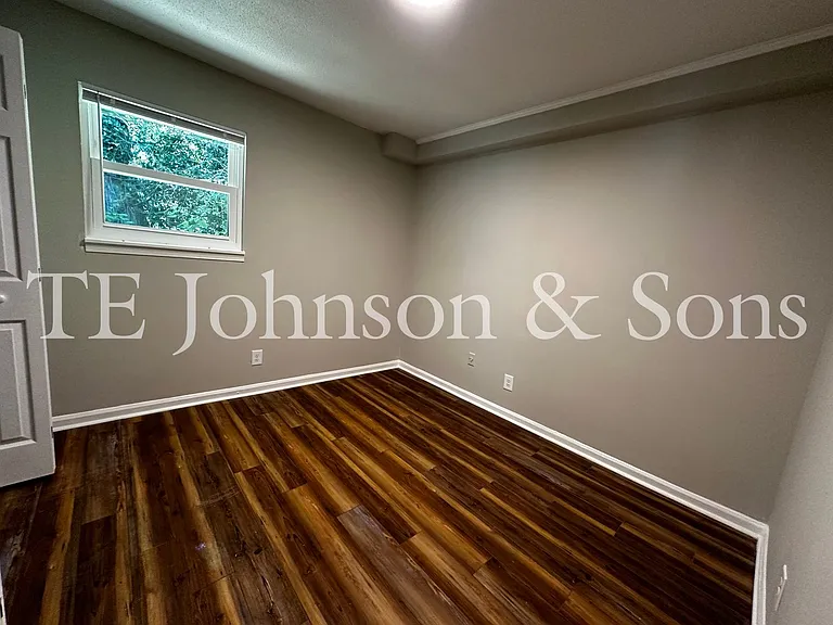 651 Summit St #X — Photo 11
