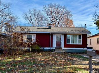 2002 Neidhart Ave, Marquette, MI 49855