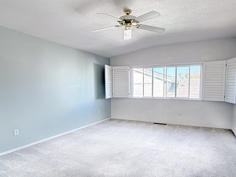 104 Windjammer Ct — Photo 15