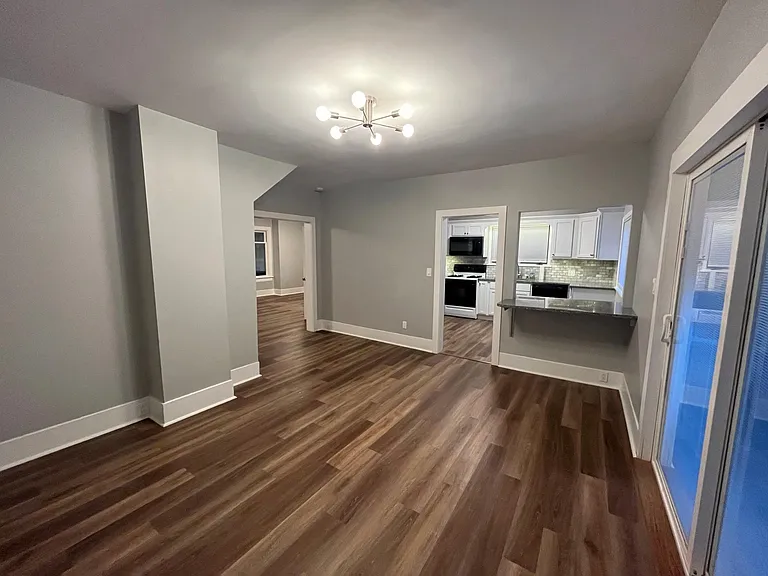 328 E Scribner Ave — Photo 9