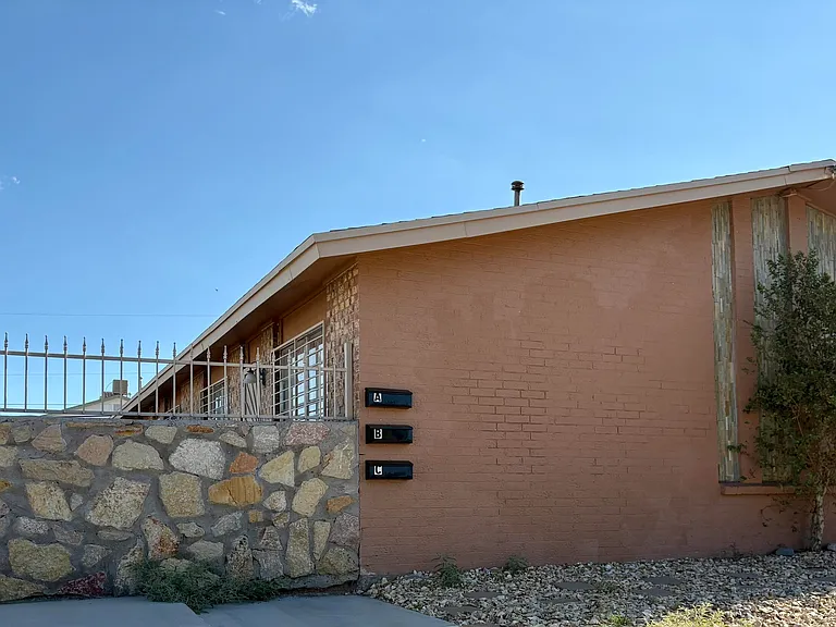 3704 McConnell Ave #A — Photo 1