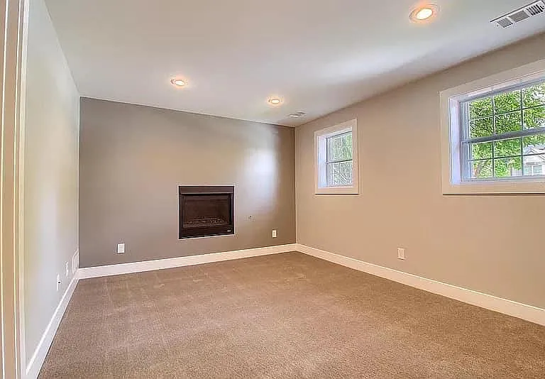 559 London Ave — Photo 5